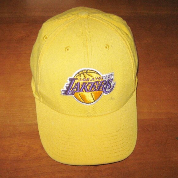 Los Angeles Lakers Yellow Baseball Cap FitMax 70 NBA - Picture 1 of 12